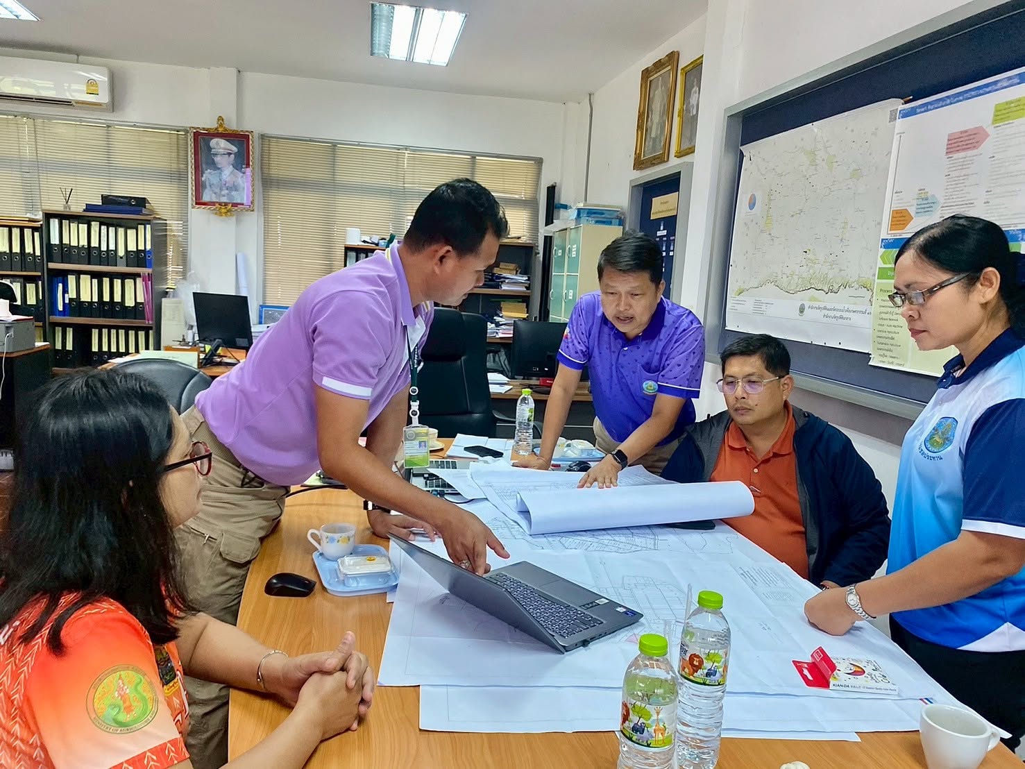 วันพฤหัสบดีที่  3  กรกฎาคม  พ.ศ. 2568  ร่วมประชุมพิจารณาตรวจสอบความถูกต้องผังแปลงงานจัดรูปที่ดิน  โครงการจัดรูปที่ดินจังหวัดศรีสะเกษ