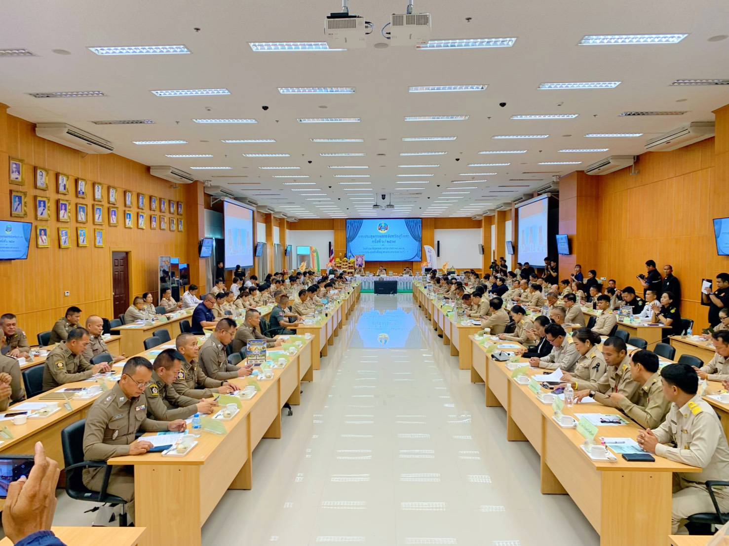 วันอังคารที่ 30 มิถุนายน พ.ศ. 2569  เข้าร่วมประชุมคณะกรมการจังหวัดสุรินทร์ หัวหน้าส่วนราชการ หัวหน้าหน่วยงานรัฐวิสาหกิจ นายอำเภอ และหน่วยงานที่เกี่ยวข้องทุกแห่ง  ครั้งที่ 6/2569  